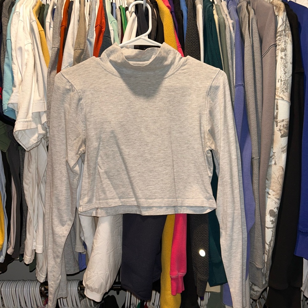 Women’s Crop Turtleneck Heather Gray Long Sleeve